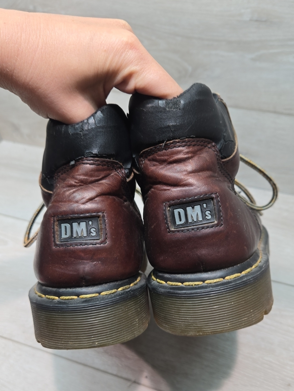 Vintage Dr. Martens Men's 9738 High Top Leather Lace-Up Boots Shoes Sneakers 9M - Picture 7 of 13